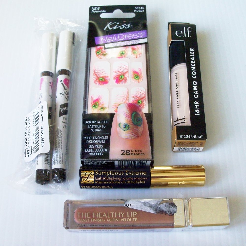 Set of makeup and nail art items (#EV1325)